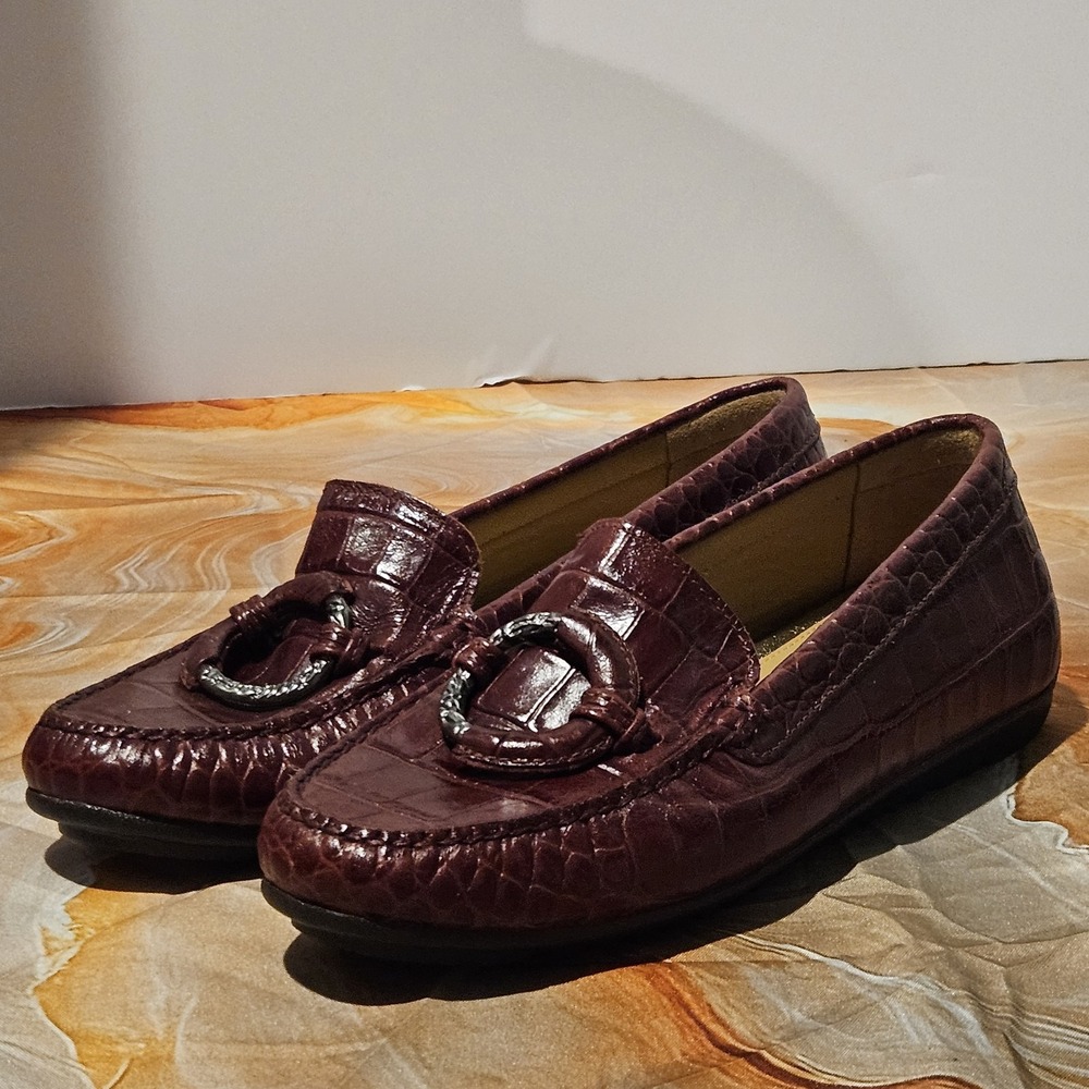 Johnston & Murphy Womens 7M Burgundy Leather Loafers Croc Embossed Brazil